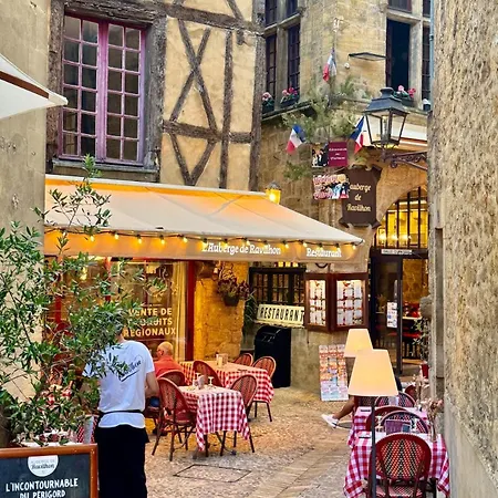 Charming And Cosy Quiet Heart Of *
