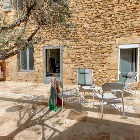 Charming And Cosy Quiet Heart Of Appartement